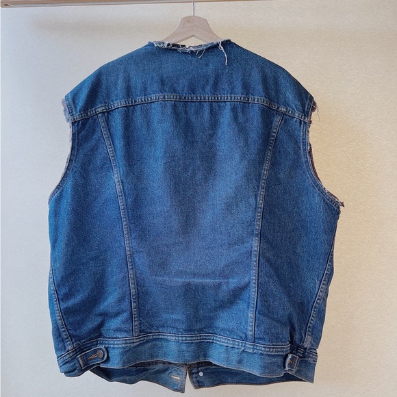 Vintage Distressed Blue Bay Denim Vest with Fleece Lining - Picture 4 of 5